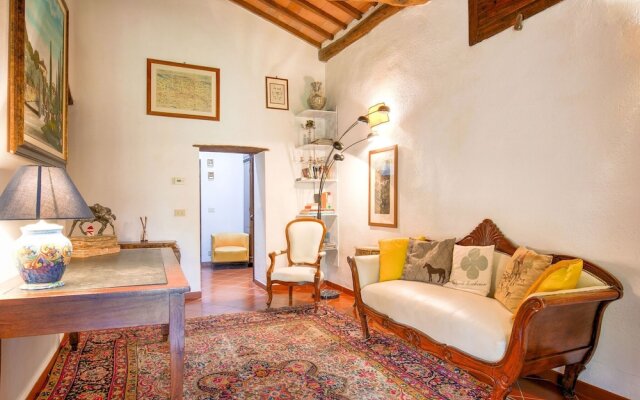 A Beautiful, Traditional Tuscan Hamlet in the Hills