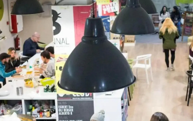 Hola Hostal Eixample - Hostel