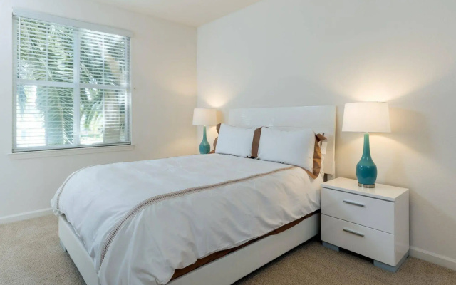 Global Luxury Suites at North Park - фото 4