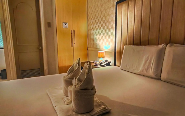 S&M Hotel