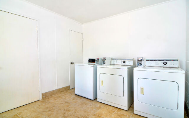 Rodeway Inn & Suites