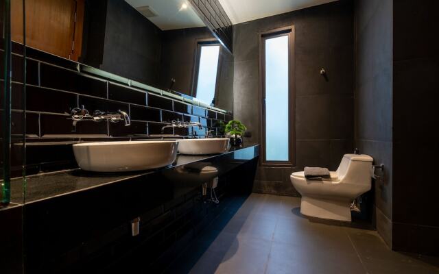 Luxurious 3 Bedroom Designer Pool Villa