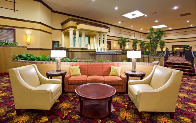 Holiday Inn Hotel & Suites Cincinnati - Eastgate, an IHG Hotel