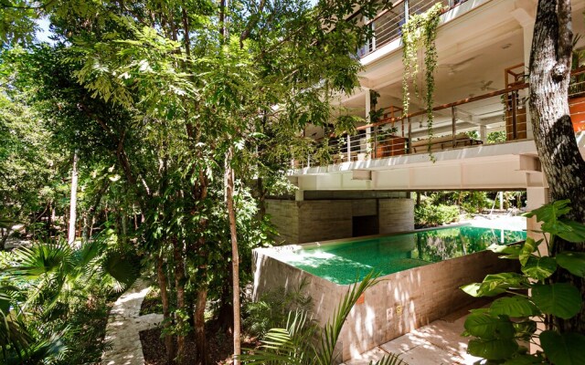 Marvellouse Town House, Terrace, Pool and Golf