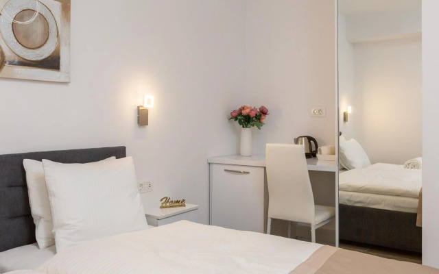 Luxury Studios & Room Five