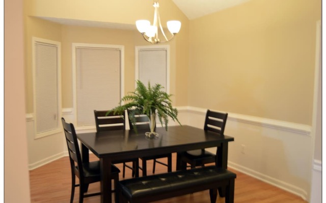 Opis Realty-Spacious Metro Atlanta Home