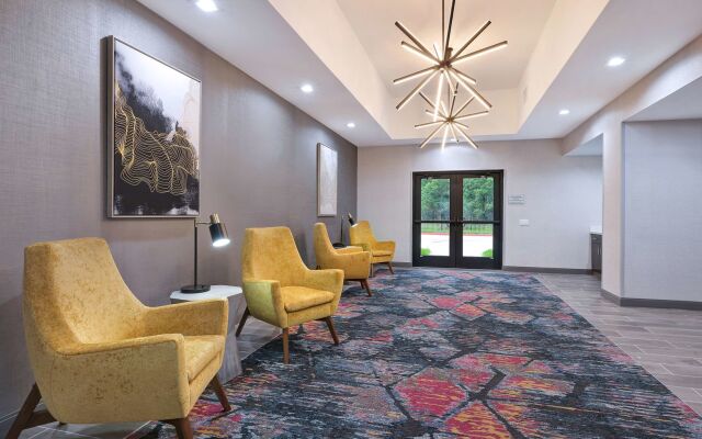 Hampton Inn & Suites Houston East Beltway 8