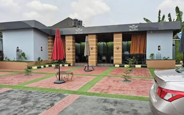 De-Lexis Hotel & Suites