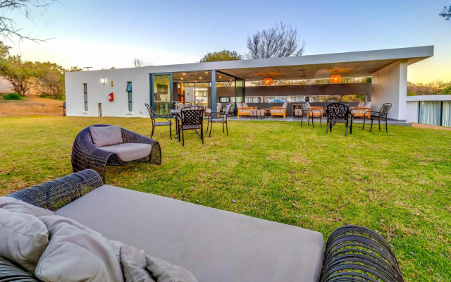 Kravit Premier Suites