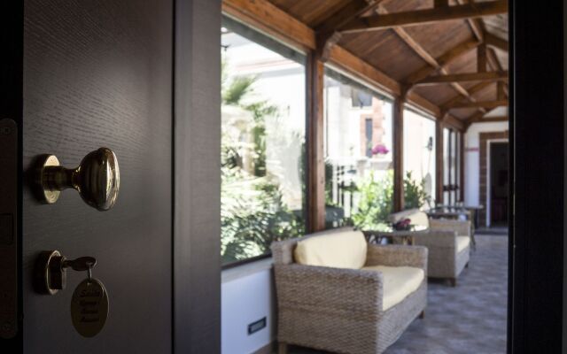 Domus Aurea Resort