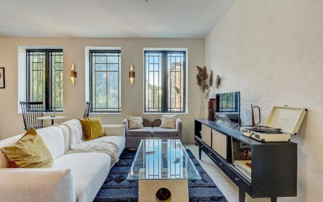 FRONTDESK 313 South St Apts Philadelphia