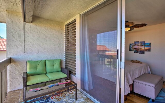 Kona Condo w/ View, Walk to Beach & Restaurants