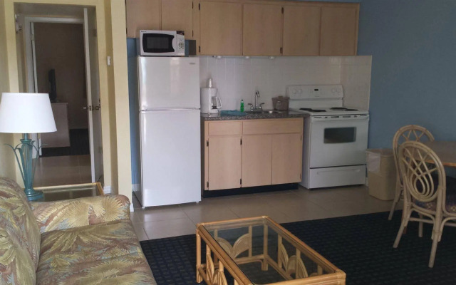 Shoreline Island Resort - Exclusively Adult