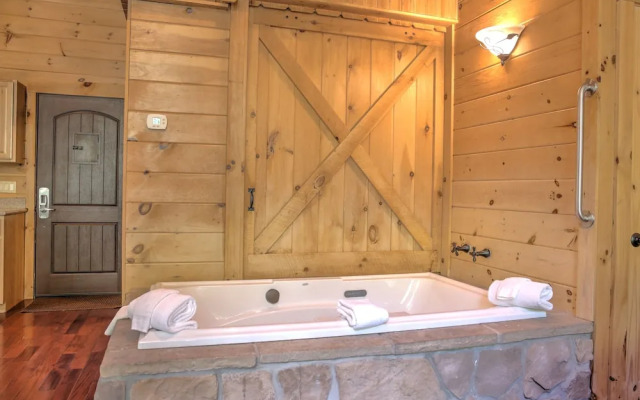 Pine Cove Lodging