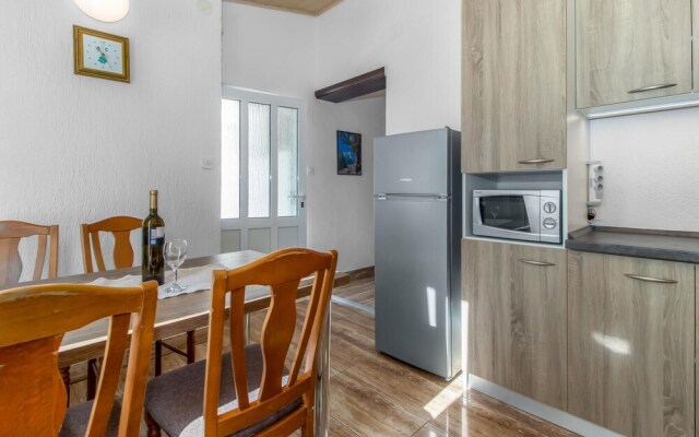 Beautiful Apartment in Selce With 2 Bedrooms and Wifi