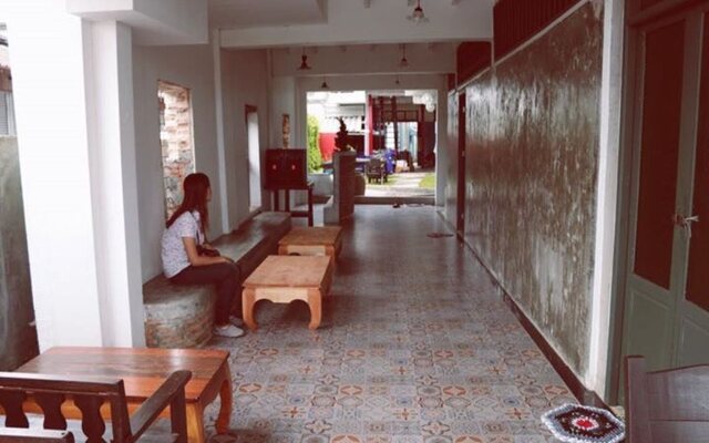 At Rimnam Chan Hostel