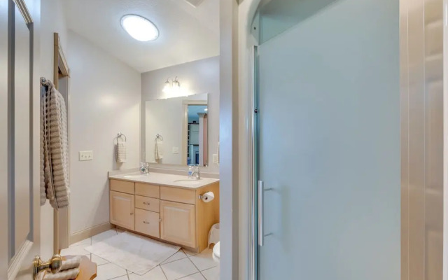 Millersburg Getaway w/ Amish Country Views!