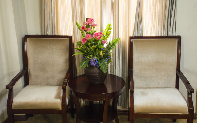 Green Leaf Hotel