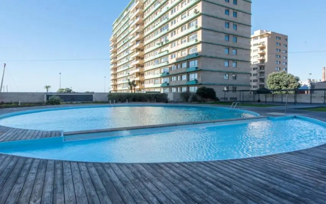 Apartament em condominio com Piscina