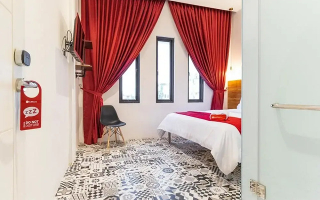 RedDoorz Plus near Ringroad City Walks Medan 2