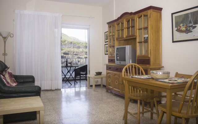 Monique Apartments