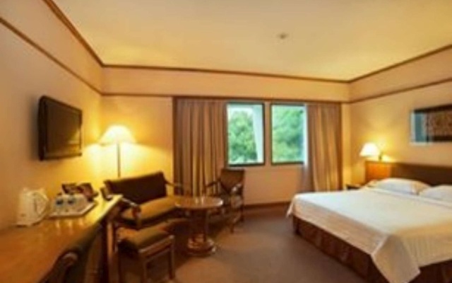 Elmi Hotel