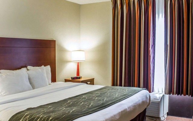 Comfort Inn Fayetteville near Fort Bragg