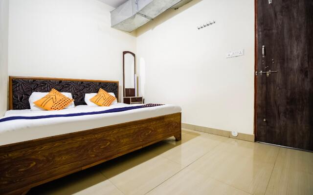 Pathak Guest House by OYO Rooms