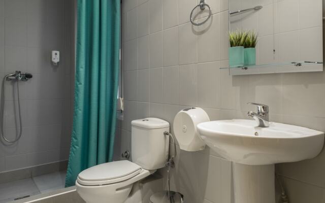 Colors Rooms & Apartments