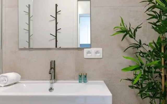 Cosy Bohemian Decorated Apartment With Terrace