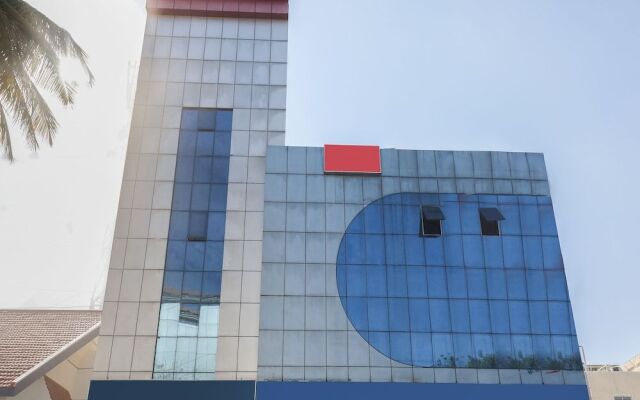 Oyo 29638 Gmr 18 Hotel