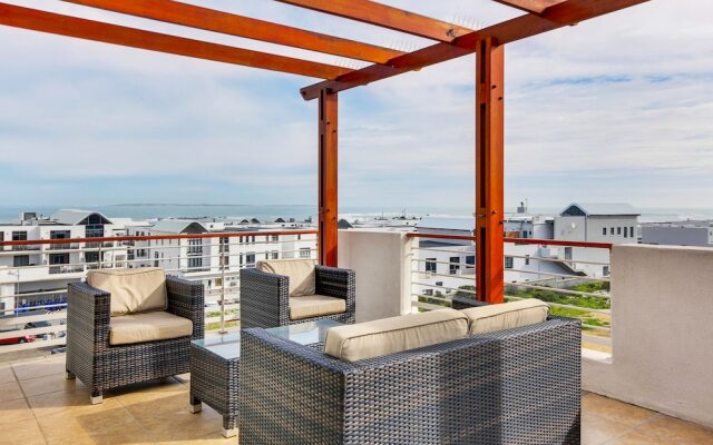 Azure 201 On Big Bay