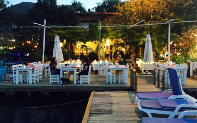 Dantel Restaurant & Pension