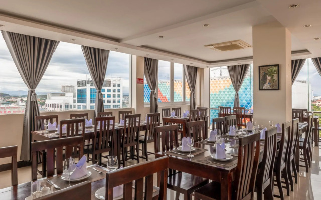 Hue Crown Boutique Hotel
