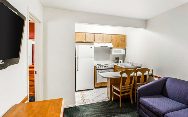QUALITY INN &amp; SUITES MESA