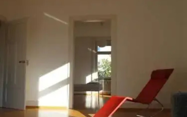 Stilvolle Wohnung Mit Garten