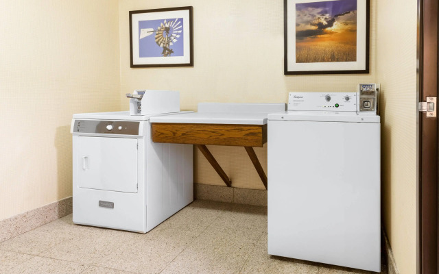 La Quinta Inn & Suites by Wyndham Frankfort