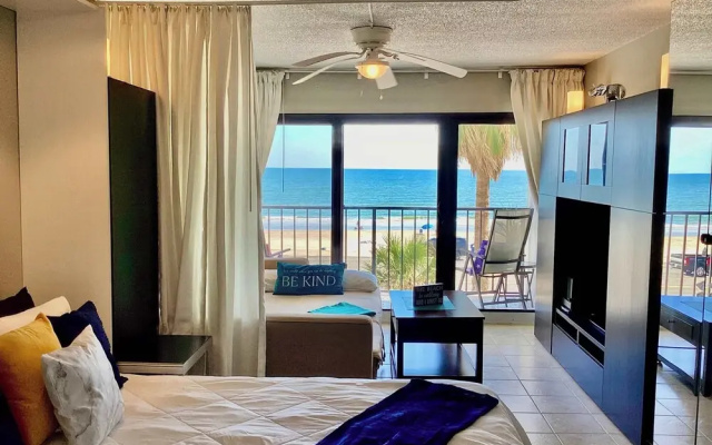 Shoreline Studio Condo for 4