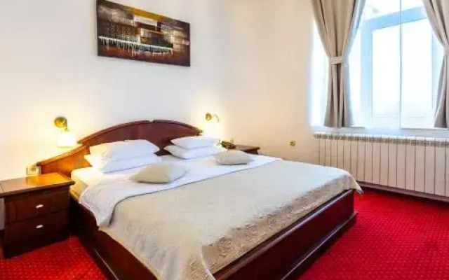 Garni Hotel Royal Crown