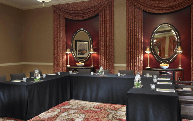 Juniper Hotel Cupertino, Curio Collection by Hilton