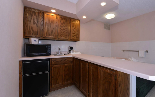 Quality Inn & Suites Vandalia near I-70 and Hwy 51