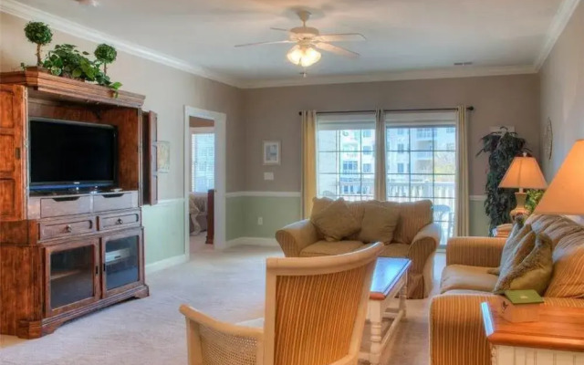 Magnolia Pointe 203 4833P 2 Br condo by RedAwning