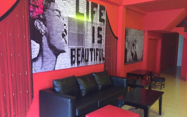 Red Boutique Hostel