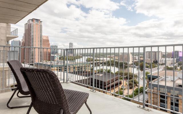 Austin | Comfy 1BD/1BA 2nd Street District Apartment