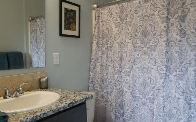 Smart-designed 2 Bed/2 Bath Home