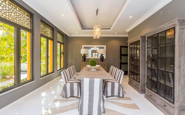 Prvt Pool Beach in Luxury Palm Jumeirah Villa