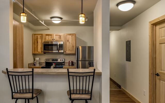 HiWay 40 Grill and Lodge