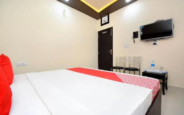 Aashiaana Guest House by OYO Rooms