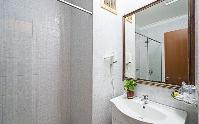 Royal Orchids Garden Hotel & Condominiums