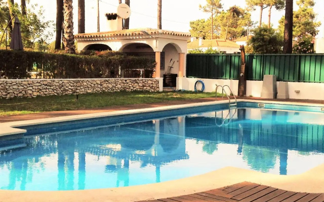 Verdizela Pool & Garden